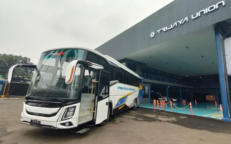 Harga Big Bus Hino Kapasitas 59 Seat Buatan Karoseri Trijaya Union